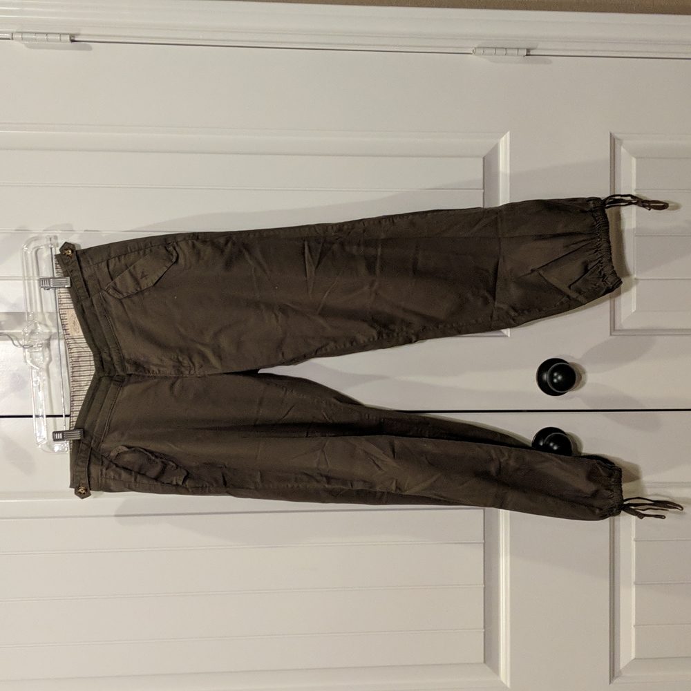 Cidra gathered crop pants size 6 green